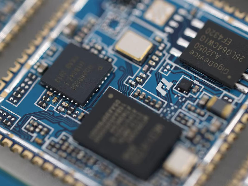 PCB fabrication costs for prototype orders of 100-500 units