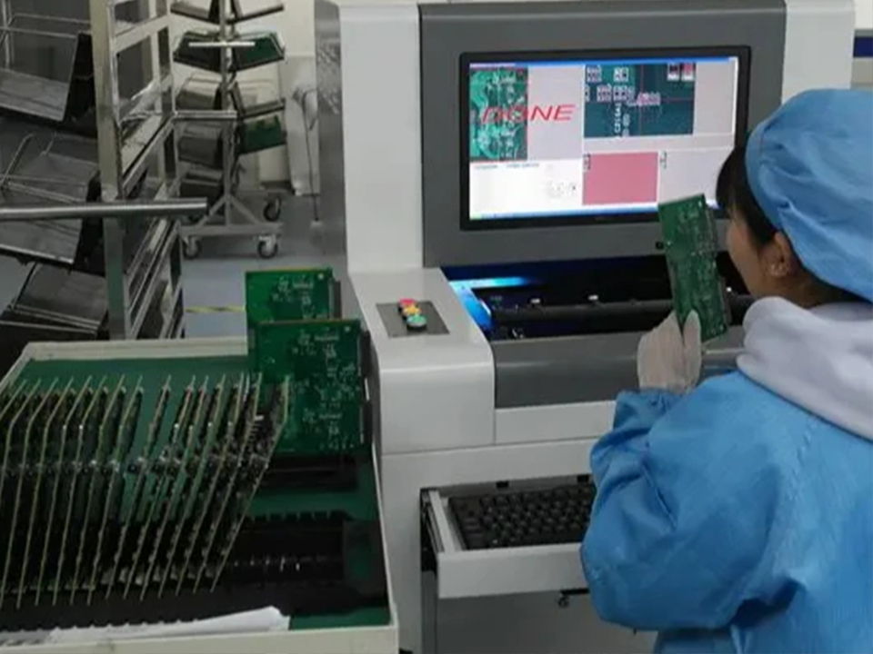 Flex PCB vs Rigid Board with Stiffeners: Cost Analysis 2 Flex PCB vs Rigid Board with Stiffeners